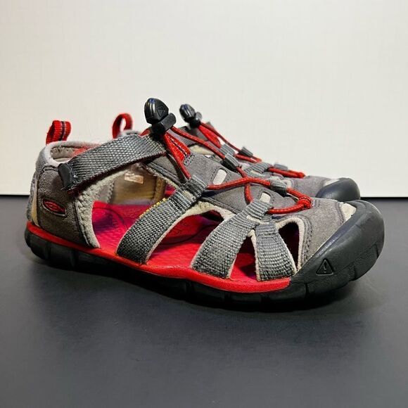 Kids KEEN CNX Waterproof Grey Outdoor Sandals / Size 4 - Picture 1 of 8
